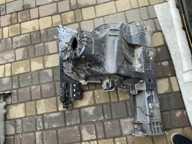 Лонжерон передний правый LR111049 LAND ROVER