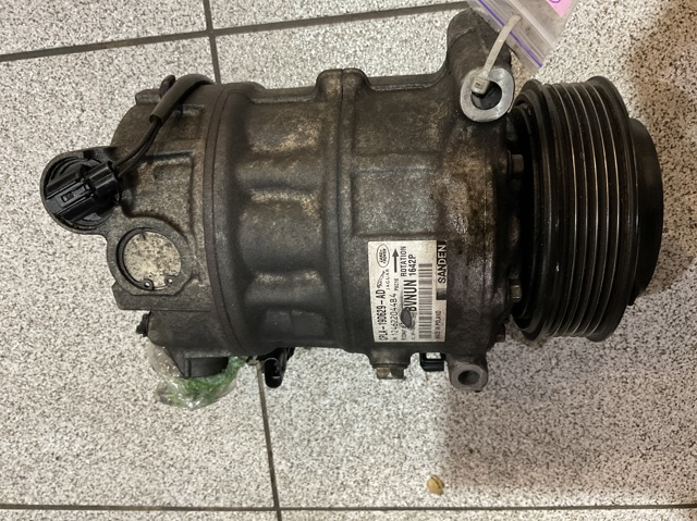 Компрессор кондиционера LR112584 LAND ROVER
