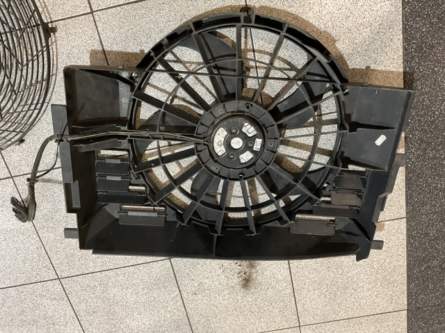 LAND ROVER PGK000150 Диффузор радиатора кондиционера, в сборе с крыльчаткой и мотором в наличии Украина
