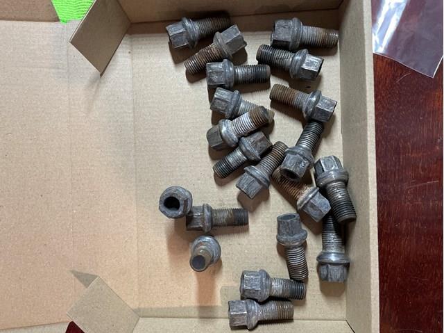 Болты на колеса Audi 100 C3