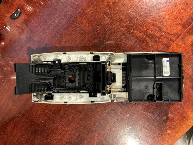 YUD501520WVH LAND ROVER Многофункциональный джойстик управления купить в Киев