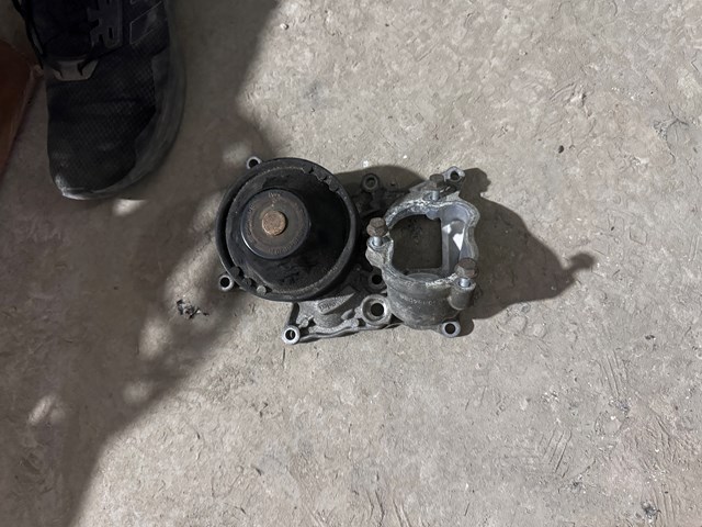 11518516205 Помпа водяная (насос) охлаждения купить Винница