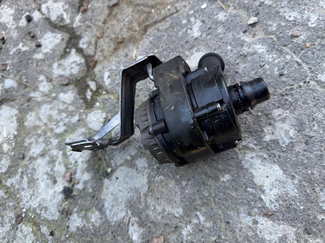 Помпа водяная, дополнительная электрическая 11518638238 BMW