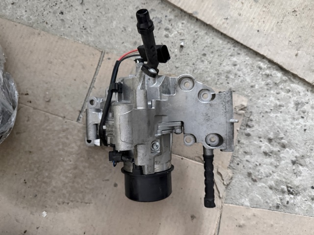 Насос водяной 11519887963 BMW