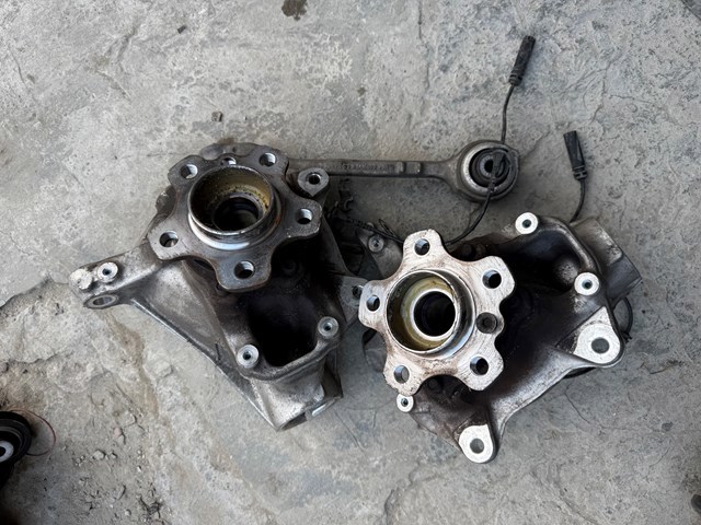 31216882598 BMW Цапфа (поворотный кулак) передний правый купить в Хмельницкий