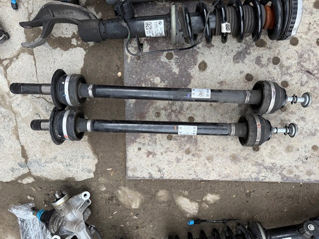 Полуось задняя, правая 33207847410 BMW