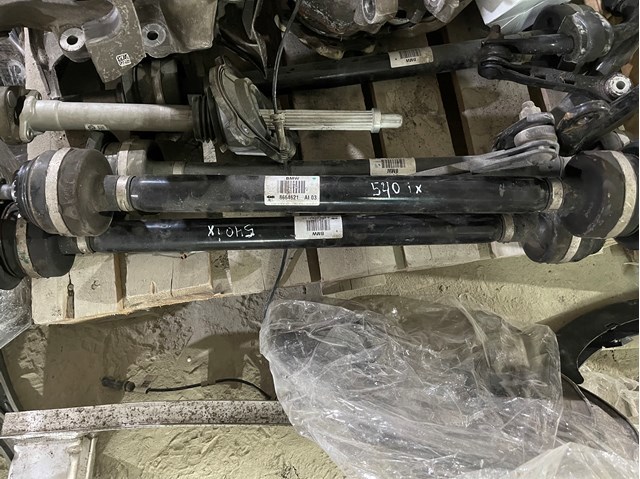 Полуось задняя, правая 33208664622 BMW
