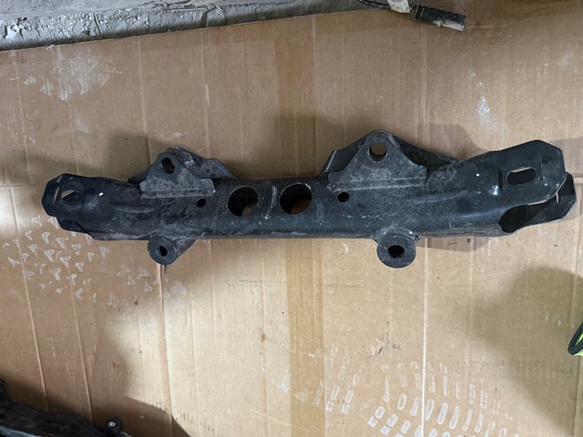 Распорка задней балки (подрамника) 33306889445 BMW