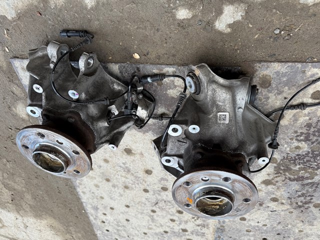 Цапфа - поворотный кулак задний, левый 33308091299 BMW