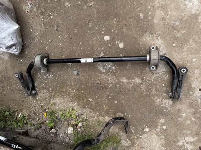 Стабилизатор задней балки 33556893548 BMW