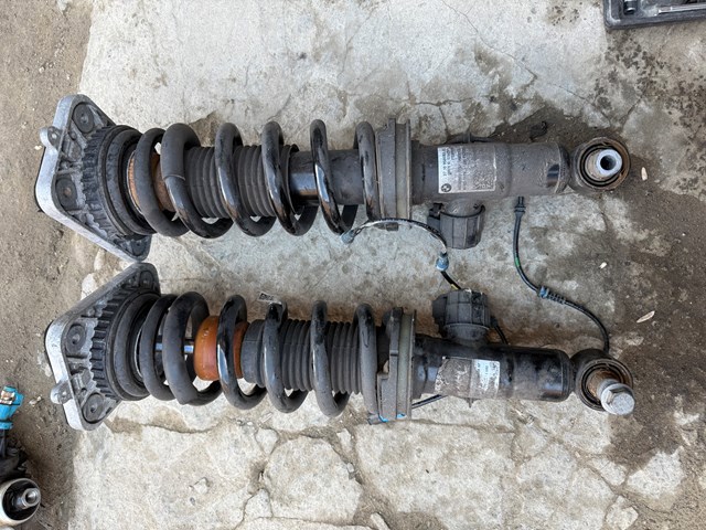 Задний правый амортизатор 37109500366 BMW