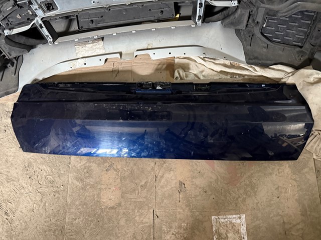 Задняя дверь 41007931937 BMW