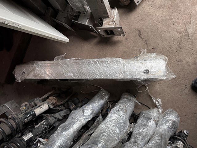 Балка бампера заднего 51127210071 BMW