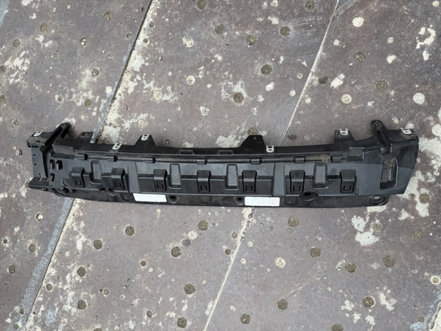 Кронштейн бампера заднего, центральный 51128065139 BMW