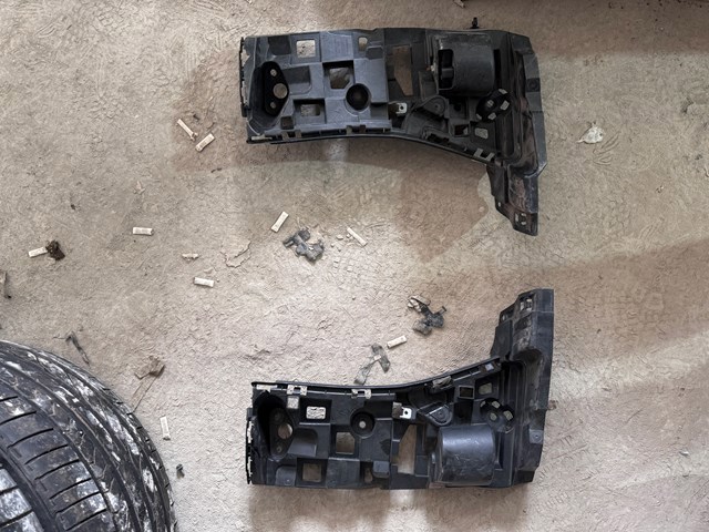 Крепление бамера правое 51128069246 BMW