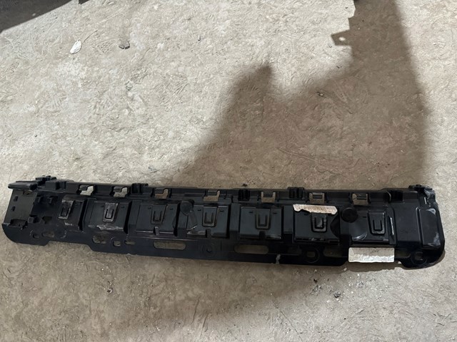 Кронштейн бампера заднего, центральный 51128070332 BMW