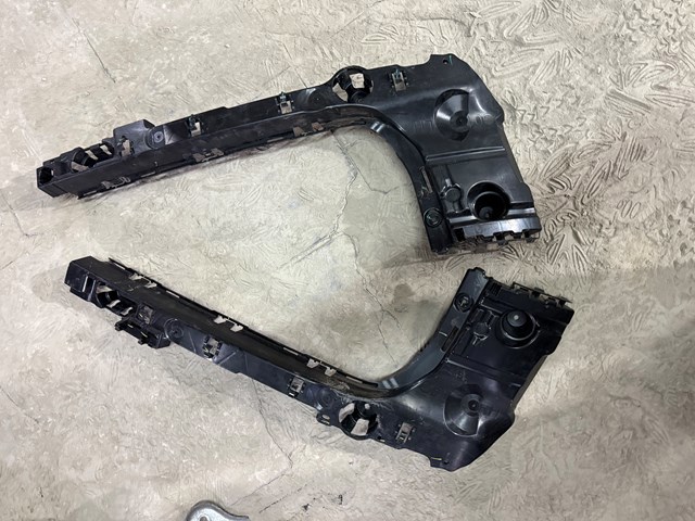 Крепление бамера правое 51129451026 BMW
