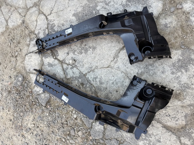 Кронштейн бампера заднего, правый 51129451154 BMW