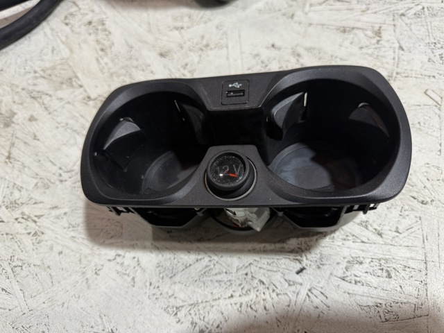 Подстаканник подлокотника центральной консоли 51166809803 BMW