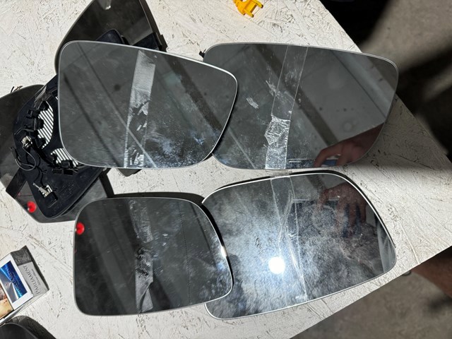 Зеркальный элемент правого зеркала заднего вида 51167445414 BMW