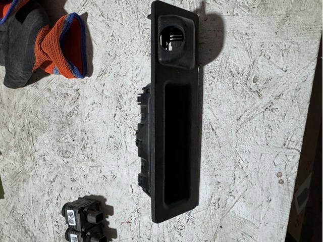 Ручка пятой двери, наружная 51247345700 BMW