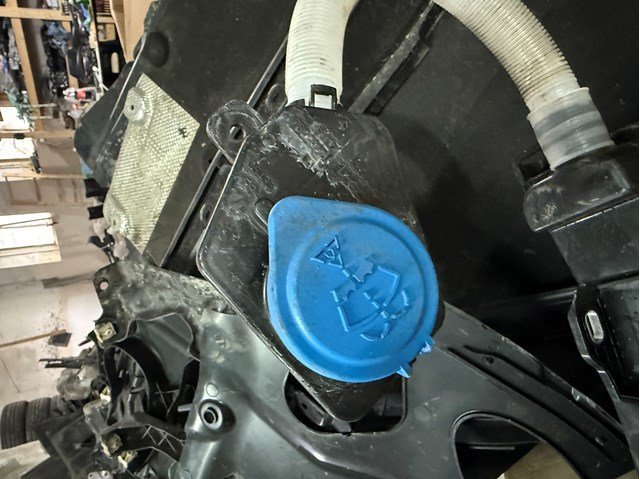 Горловина бачка омывателя 51317399028 BMW