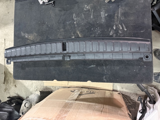 Накладка перегородки 51477948309 BMW