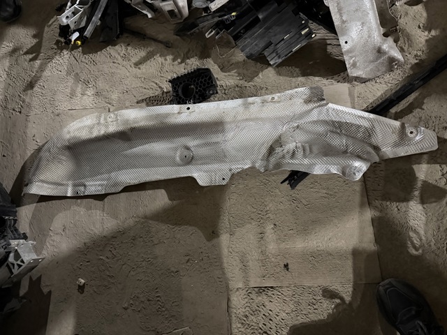 Тепловой экран выхлопа 51487394798 BMW