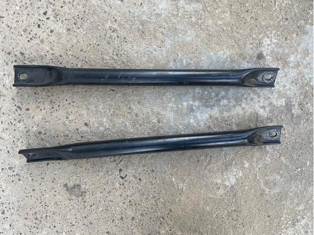 Распорка передних стоек подвески левая 51717180317 BMW