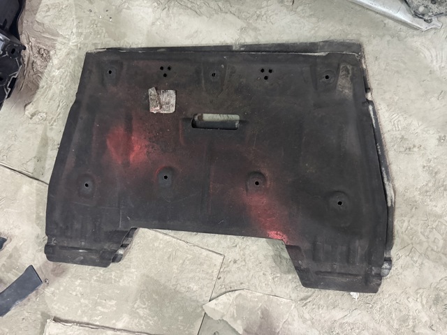 Детали пола (основание кузова или пол) 51757931813 BMW
