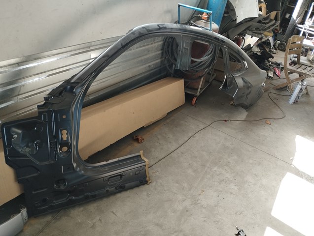 Боковина кузова в сборе 41219625527 BMW