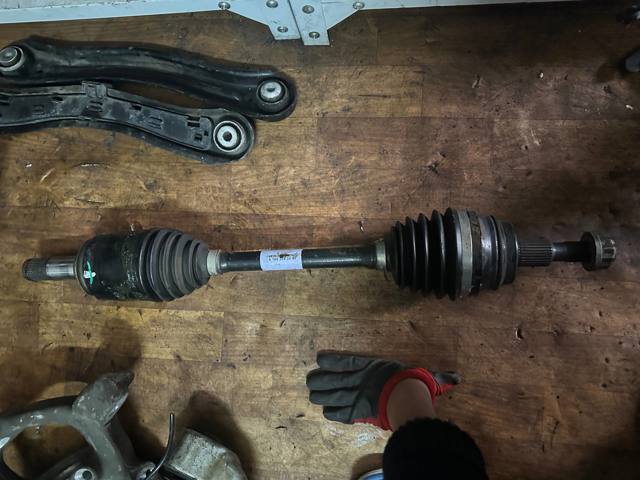 A1663303300 MERCEDES Левая полуось купить в Украина