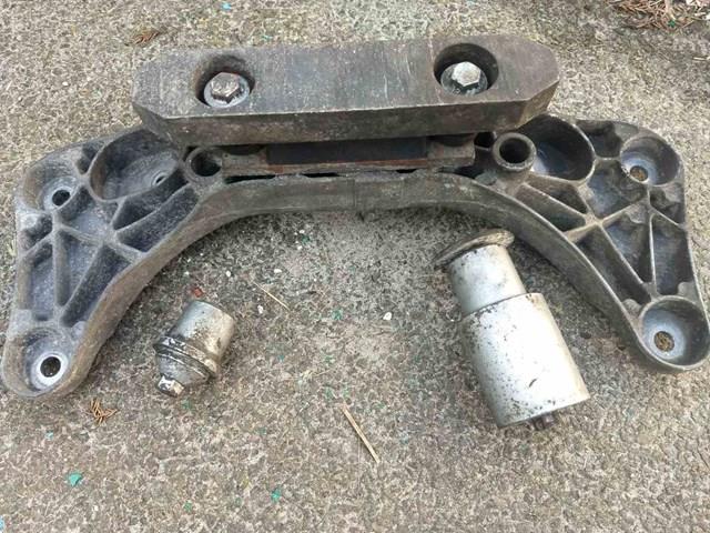 BMW 22321096106 Балка крепления коробки передач в наличии Тернополь