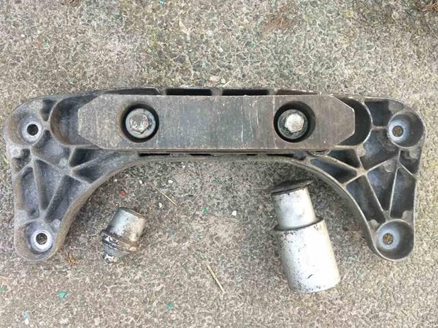 BMW 22321096106 Балка крепления коробки передач в наличии Харьков