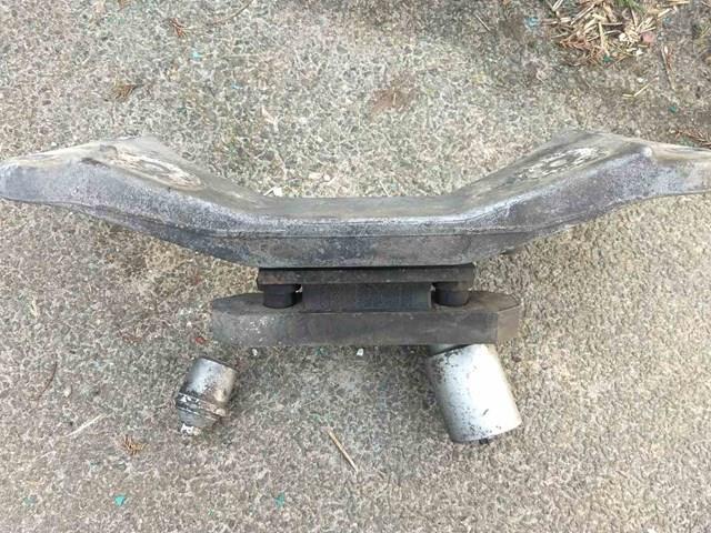 22321096106 BMW Балка крепления коробки передач купить в Днепр