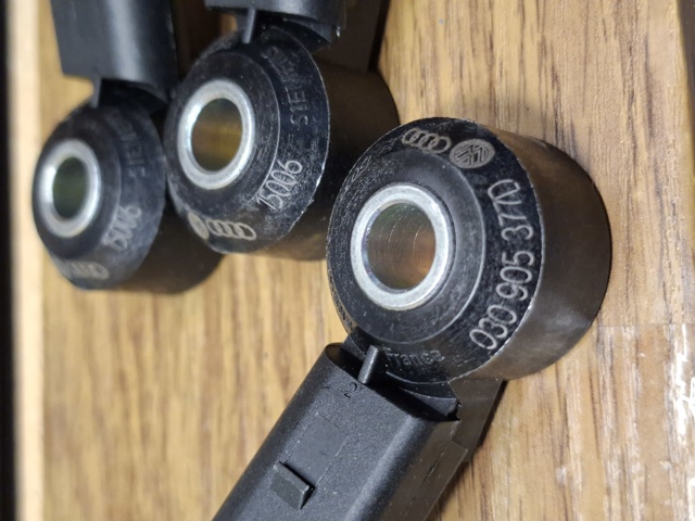 Датчик детонации 030905377D VAG