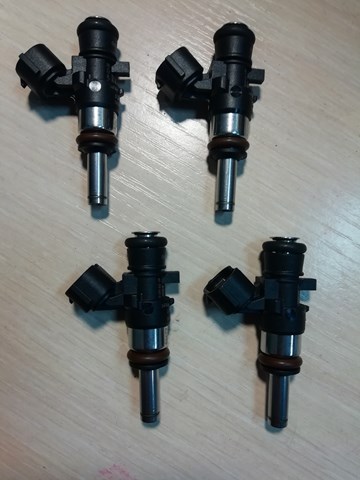 Форсунка дизельная в сборе 06L906031A VAG