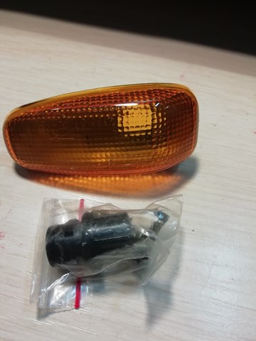 Повторитель поворота на крыло Mercedes Sprinter 1 2-t