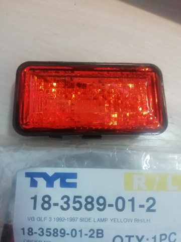Повторитель поворота в крыло 183589012 TYC