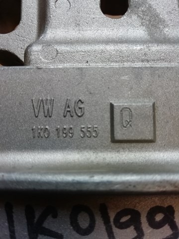 Левая опора двигателя Шкода Октавия 2 A5