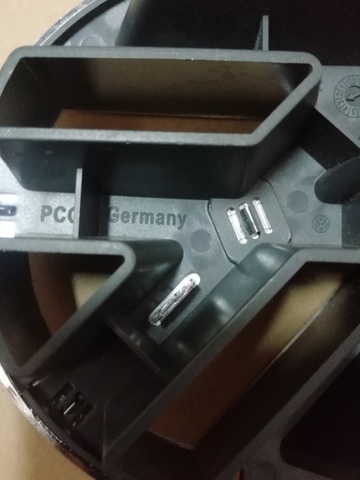 1T0853601 VAG Эмблема решетки радиатора купить в Винница