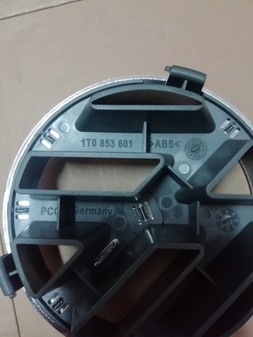 VAG 1T0853601 Эмблема решетки радиатора в наличии Винница
