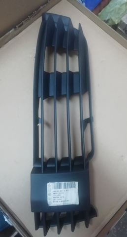 Решетка противотуманных фар левая 3B0853665HB41 VAG