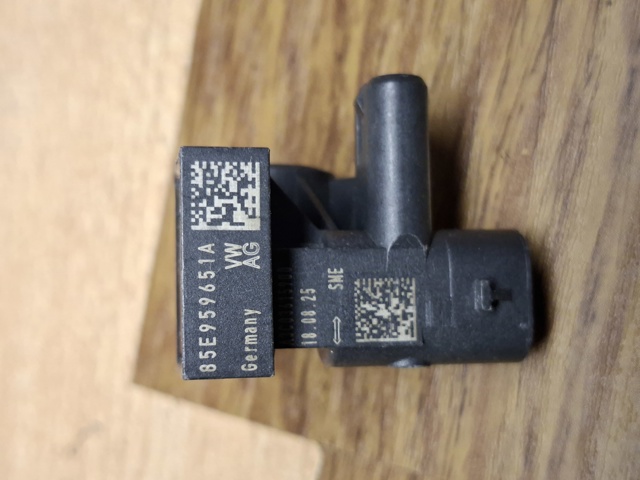 Датчик Айрбег передний 85E959651A VAG