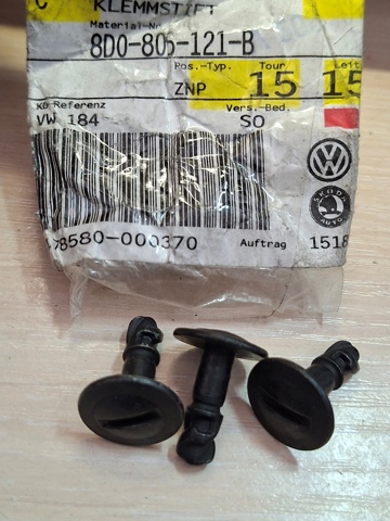 Болт/гайка крепежа 8D0805121B VAG