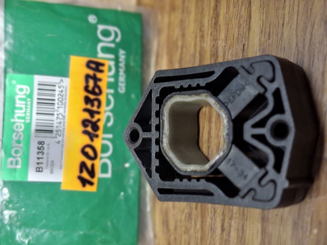 Подушка крепления радиатора верхняя B11358 BORSEHUNG