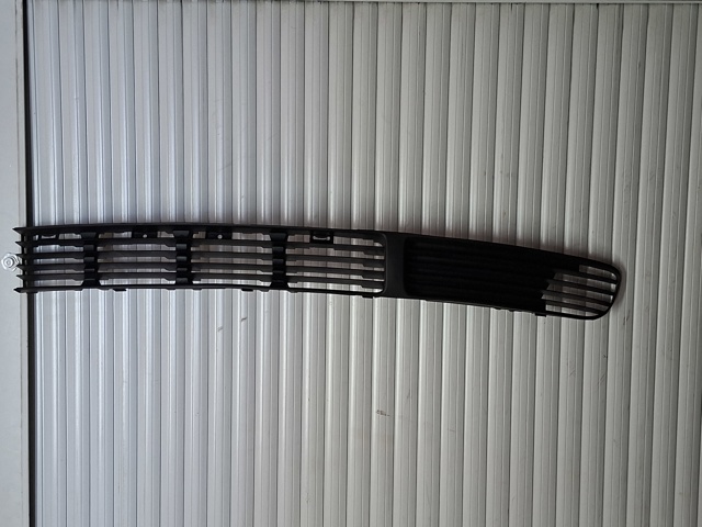 Решетка переднего бампера, левая HFVW11012G2 BODYPARTS