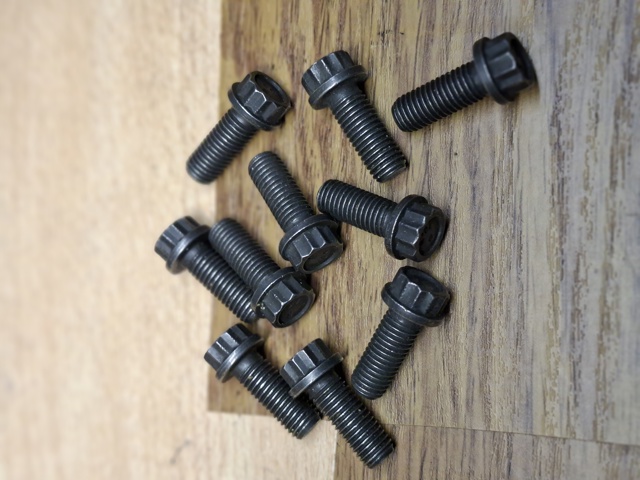 Болт крепления корзины сцепления N10104501 VAG