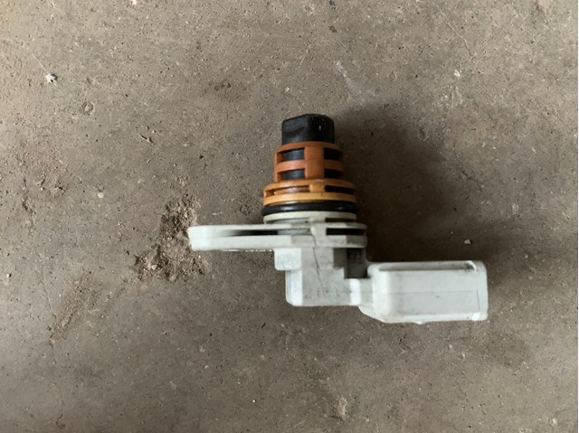 Датчик оборотов распредвала 0986280453 BOSCH