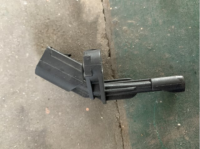 Датчик АБС (ABS) задний, правый 0986594507 BOSCH